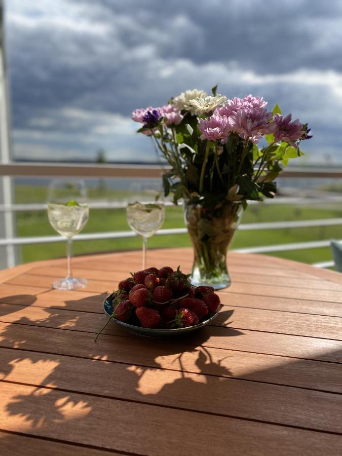 Modernes Apartment Am Hafen Mit Seeblick Grossraeschen Exterior photo