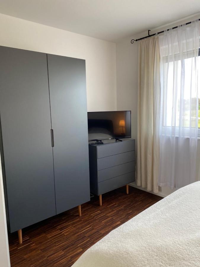 Modernes Apartment Am Hafen Mit Seeblick Grossraeschen Exterior photo